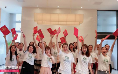 淚聚是緣。愛心成就翌芙萊，我們圓滿畢業啦！